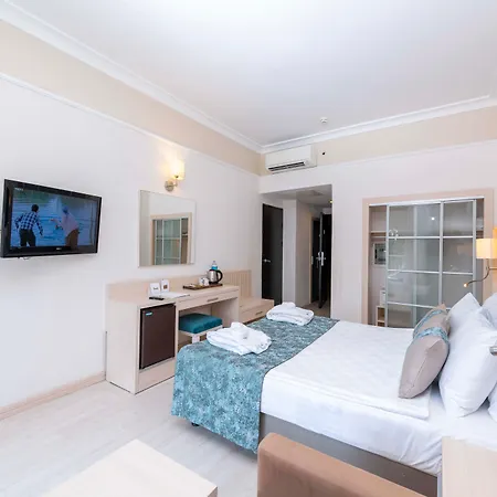 Resort Amara Family Side