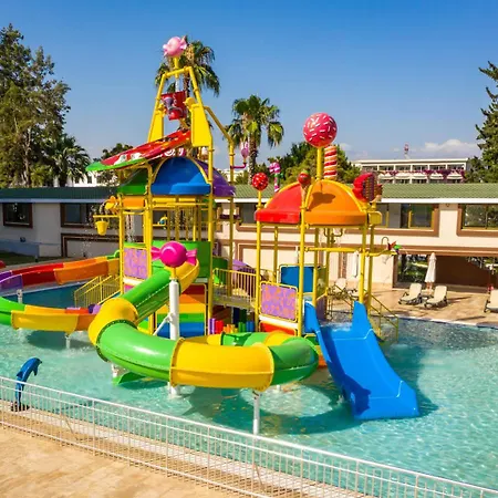 Resort Amara Family Side