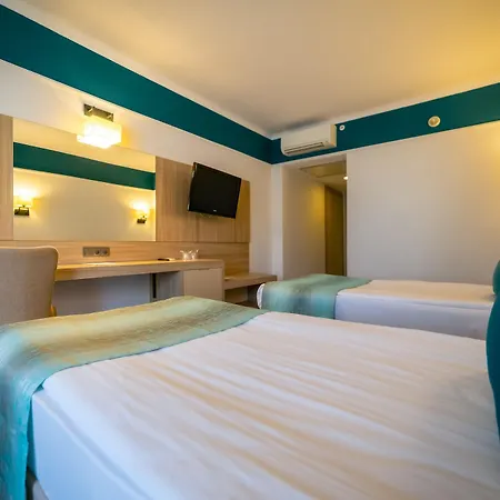 Курортний комплекс Amara Family