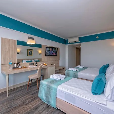 Resort Amara Family Side