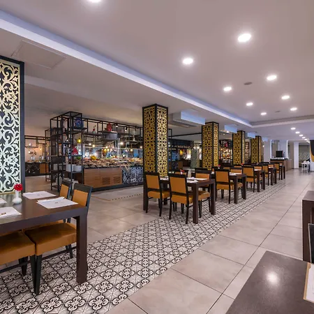 Resort Amara Family Side