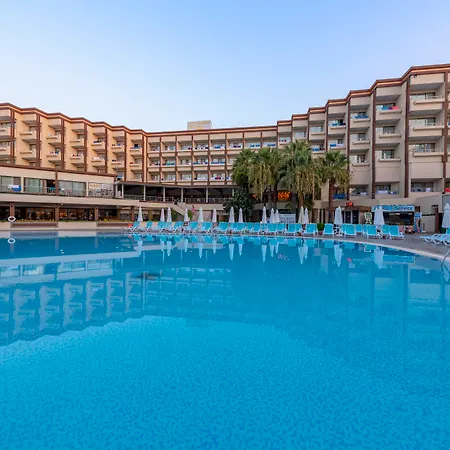 Resort Amara Family Side