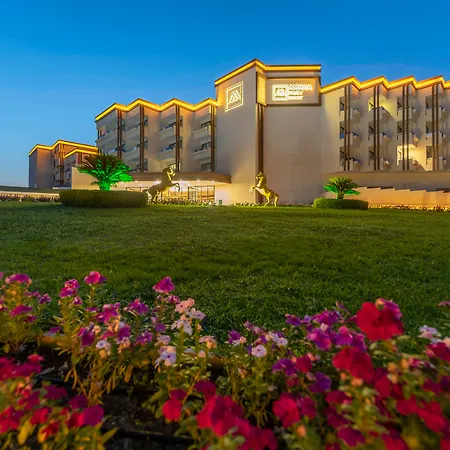 Курортний комплекс Amara Family