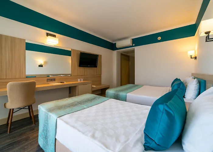 Resort Amara Family Side