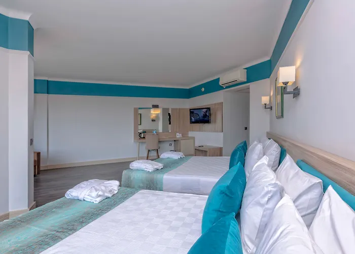 Resort Amara Family Side