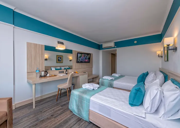 Resort Amara Family Side