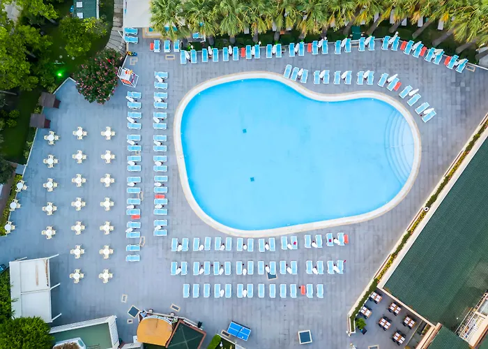 Üdülőközpont Amara Family 5*