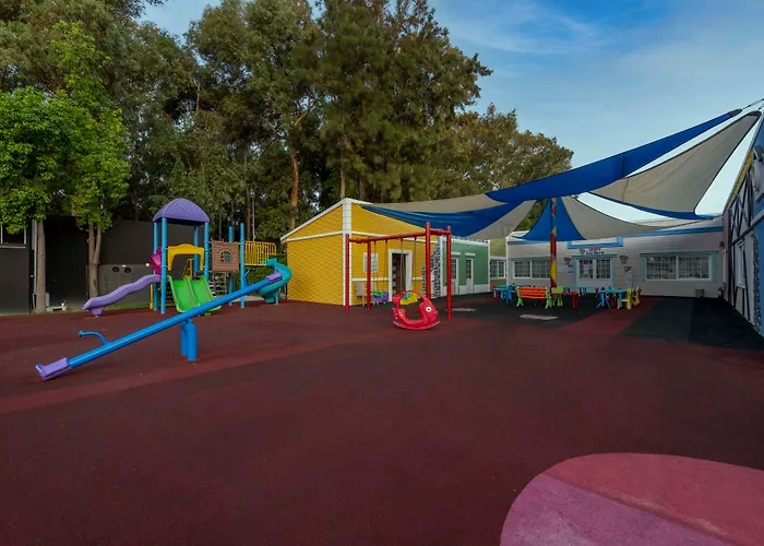 Resort Amara Family Side