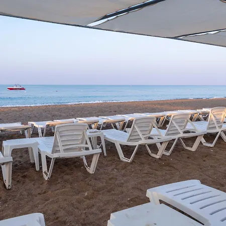 Amara Family Rezort Side