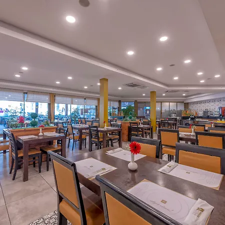 منتجع Amara Family 5*