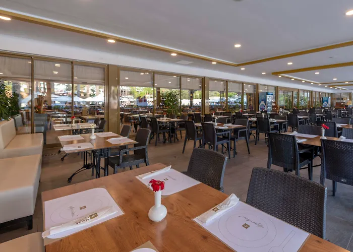 Amara Family Сиде