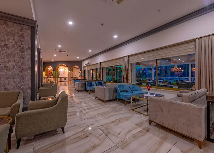 Amara Family Сиде